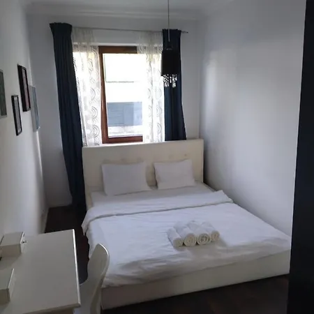House4you Apartament Sakura Airport Chopin *